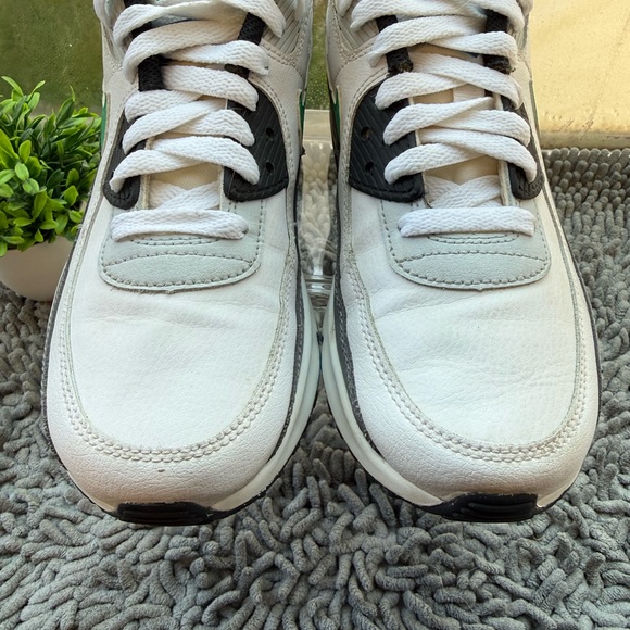 Nike Air Max 90 Boys' Sneakers White Stadium Green DV3607-102 US 3.5 Y - Picture 6 of 8